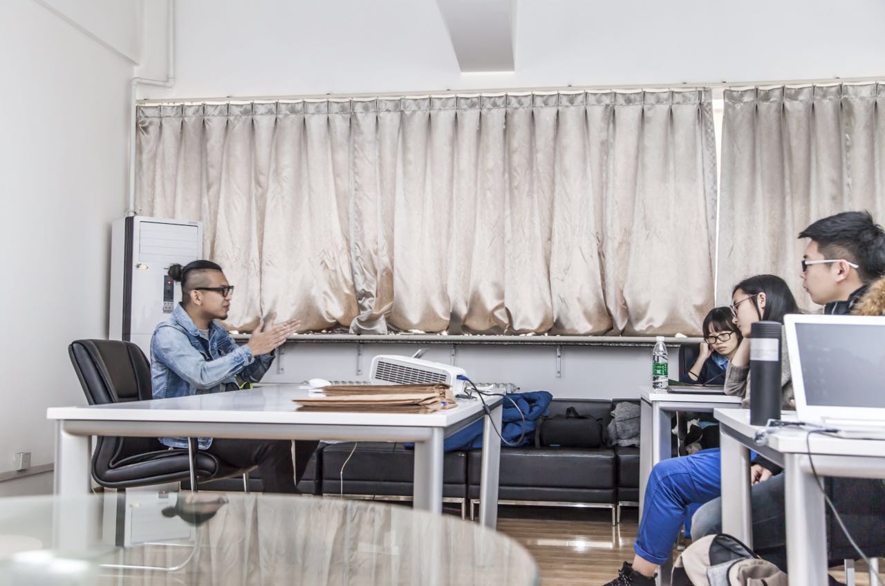 享受專業(yè)設(shè)計(jì)咨詢與工作作品點(diǎn)評(píng)